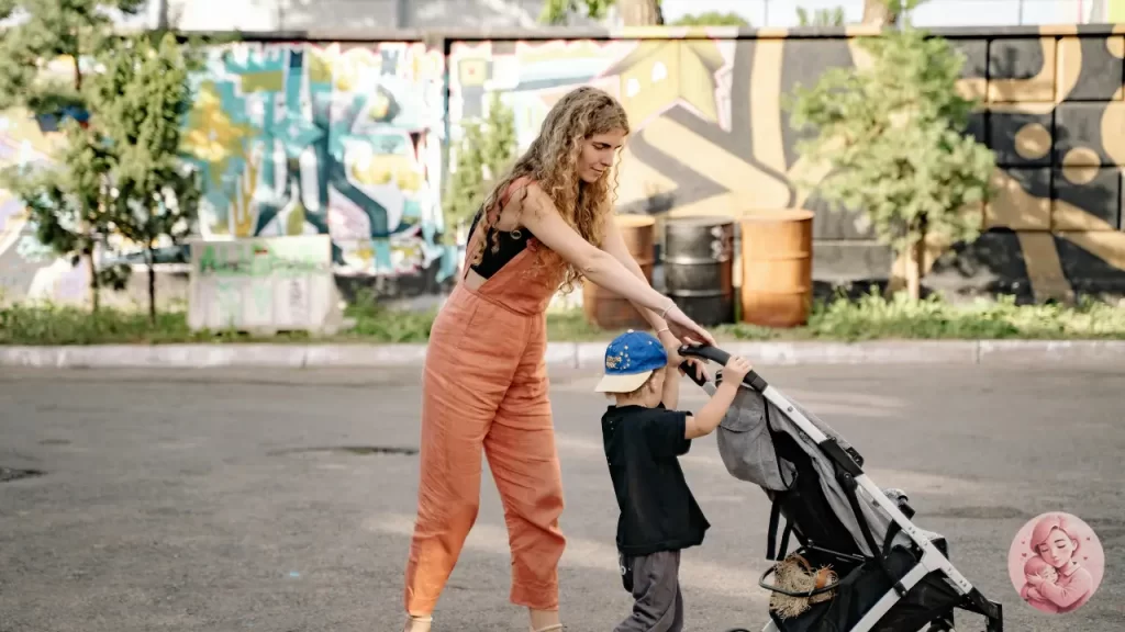 mãe solo cuidando dos filhos